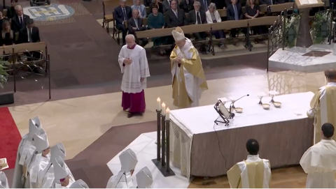 Unes tovalles d'altar úniques per a la visita del Sant Pare Lleó XIV a la Sagrada Família